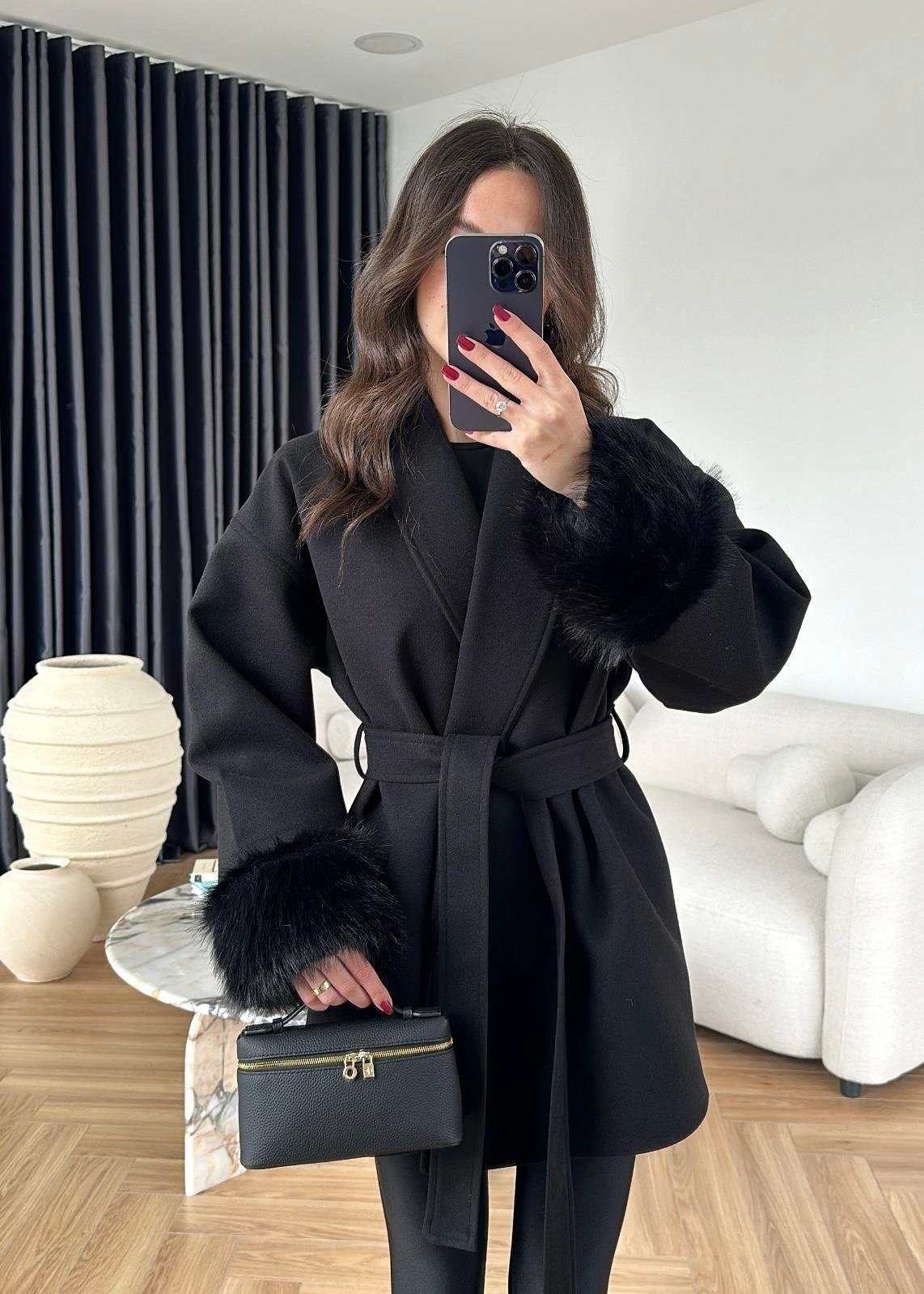 Kolları Kürklü Kaşe Kaban SİYAH